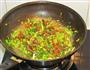 芹菜红椒炒面的做法图解4