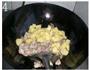 土豆蘑菇烧肉的做法图解4