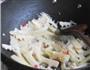 酸笋紫苏焖鸭的做法图解3
