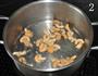 西芹炒腰果的做法图解2