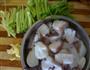鱿鱼炒芹菜的做法图解2