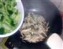 西兰花菇香鹌鹑蛋的做法图解6