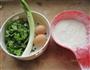 芹菜叶鸡蛋饼的做法图解1
