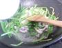 芹菜肉丝的做法图解4