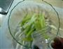 炝拌莴笋条的做法图解1