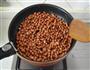 炒花生米的做法图解3