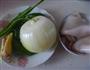 圆葱炒鱿鱼的做法图解1