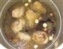 双仁莲子木耳炖鸡的做法图解8