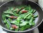 荷兰豆炒腊肠的做法图解6