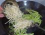 黄瓜炒金针菇的做法图解7