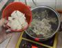 金针菇豆腐猪肉汤的做法图解5