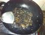 鸡蛋炒黑木耳的做法图解5