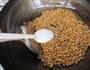 香酥黄豆的做法图解12