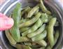 盐水煮毛豆的做法图解2