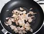 五花肉炒香菇的做法图解5
