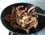蒜苗鸭掌干锅的做法图解9