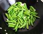 火腿炒豌豆荚的做法图解5