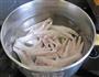 鸡脚煲白菜干汤的做法图解1