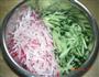 凉拌水萝卜丝的做法图解3