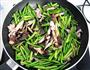 香菇蒜薹炒肉丝的做法图解8