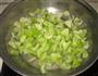 西芹炒腰果的做法图解3