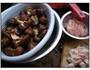 香菇炒肉的做法图解1