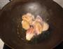 香菇炖鸡翅的做法图解3