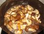 香菇炖鸡翅的做法图解8
