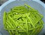 素焖豆角的做法图解1