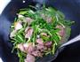 蒜苗炒咸肉片的做法图解7