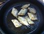 蒜烧带鱼的做法图解2