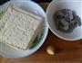虾仁烧豆腐的做法图解1