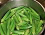 番茄油醋酱佐秋葵的做法图解2