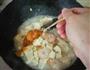 蟹黄虾仁豆腐的做法图解7