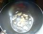 黄豆芽炖粉条的做法图解2