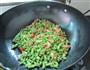 豆角炒肉的做法图解5