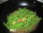 豇豆炒肉的做法图解3