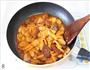 香肠辣白菜炒年糕的做法图解8