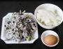 蚕豆花鸡蛋粥的做法图解1