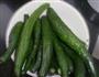 油黄瓜的做法图解1