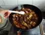 茶树菇炒仔鸡的做法图解15