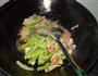 苦瓜炒面筋的做法图解7