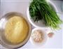 玉米面韭菜糊饼的做法图解1