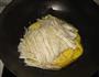 金针菇炒鸡蛋的做法图解5
