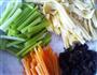 香芹拌腐竹的做法图解3