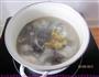 枸杞乌鸡汤的做法图解2