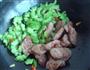 苦瓜炒腊肠的做法图解9