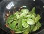 青扁豆炒腊肉的做法图解4
