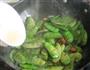 青扁豆炒腊肉的做法图解5
