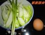 丝瓜蛋汤的做法图解1